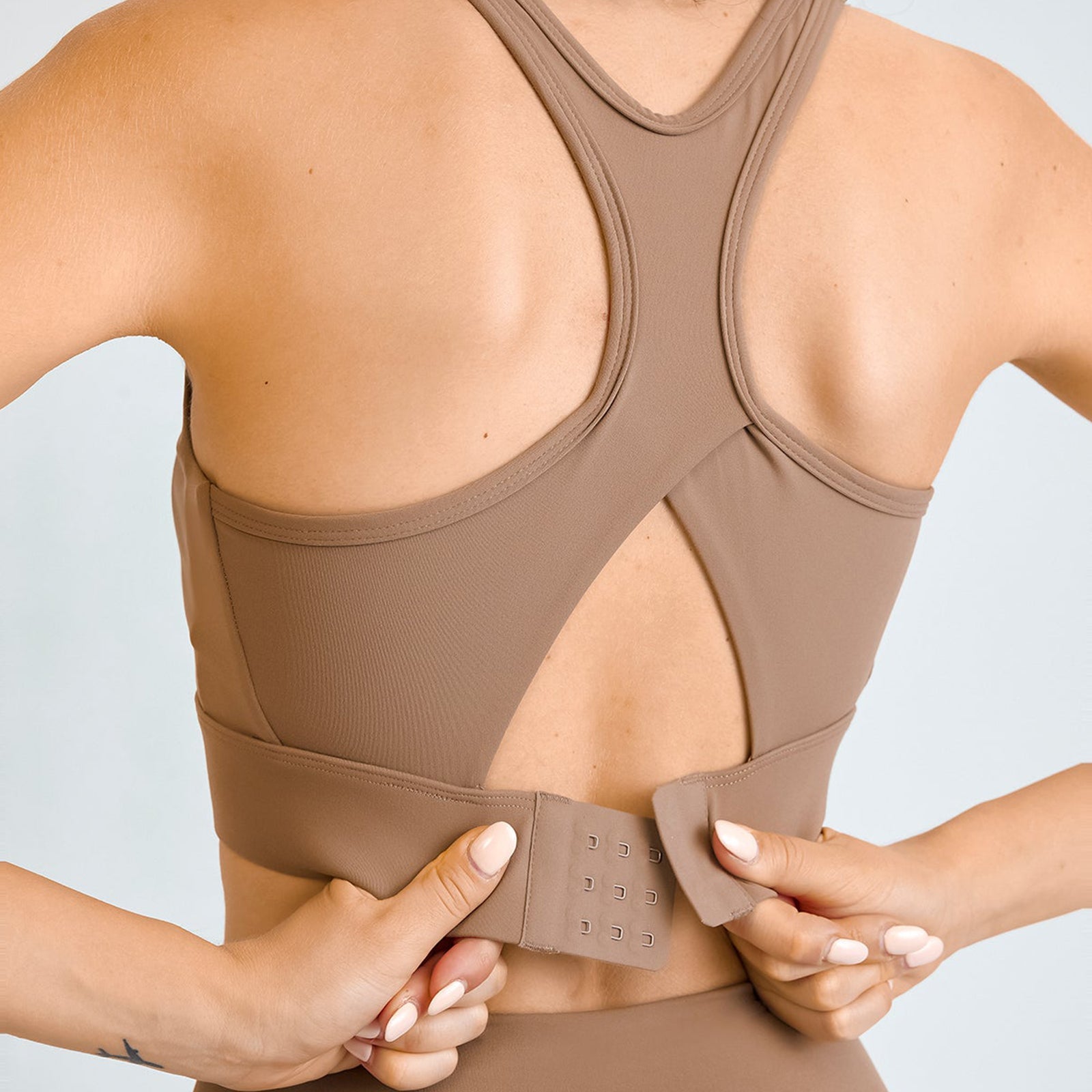 High Support Cut-Out Plain Sports Bra