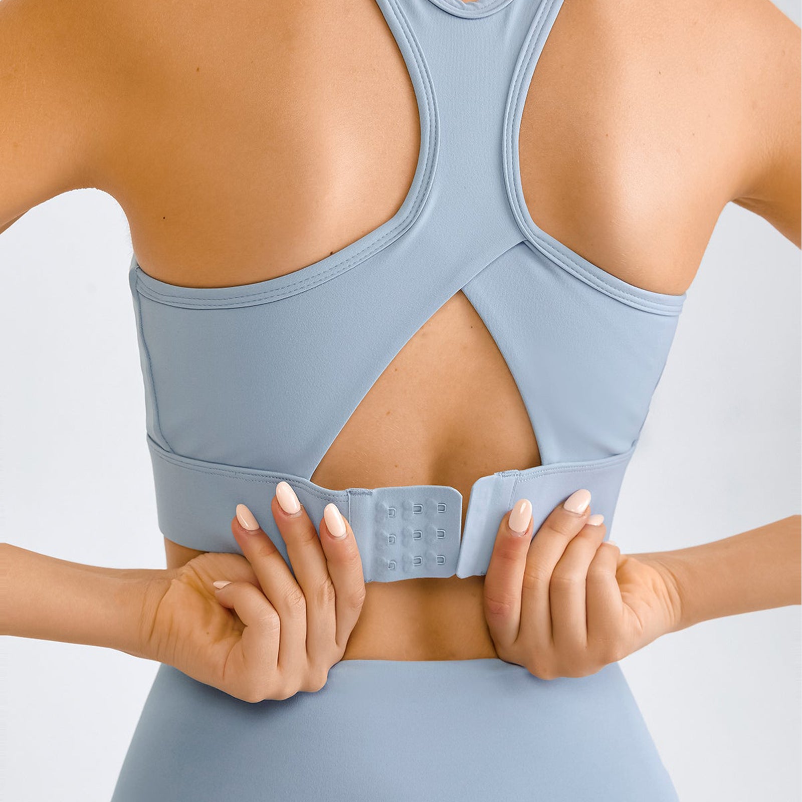 High Support Cut-Out Plain Sports Bra