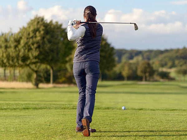 Selecting Spring Golf Apparel from Professional Stores